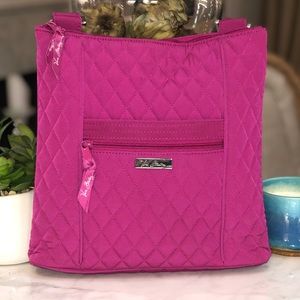 Vera Bradley quilted fuchsia crossbody excellent😎